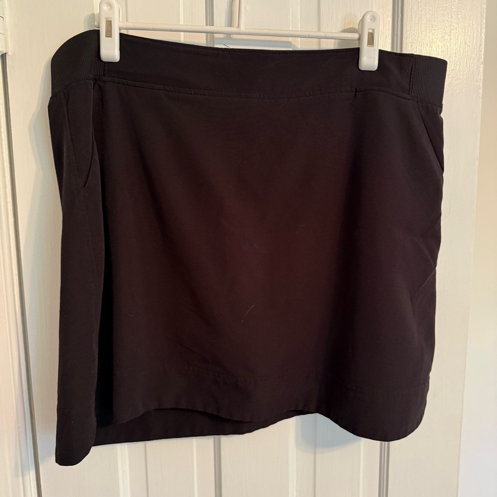 Black Skort